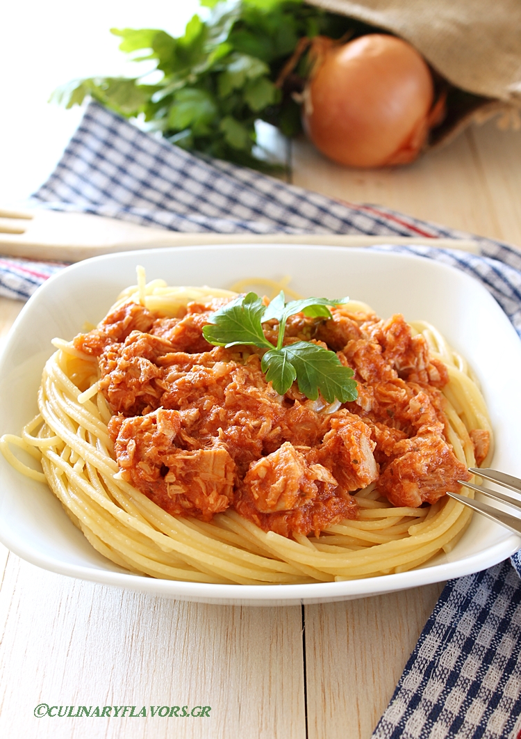 Spaghetti with Tuna Sauce - Culinary Flavors