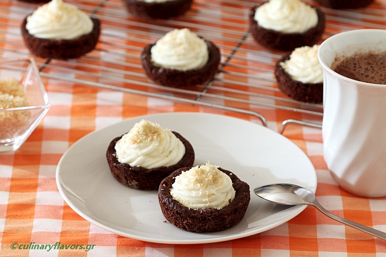 Cookie Cups with Coconut Cream