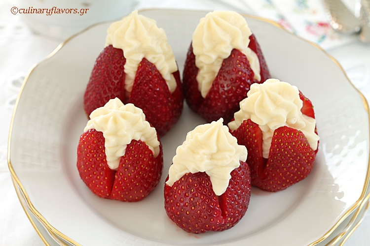 Strawberries with White Chocolate Mousse